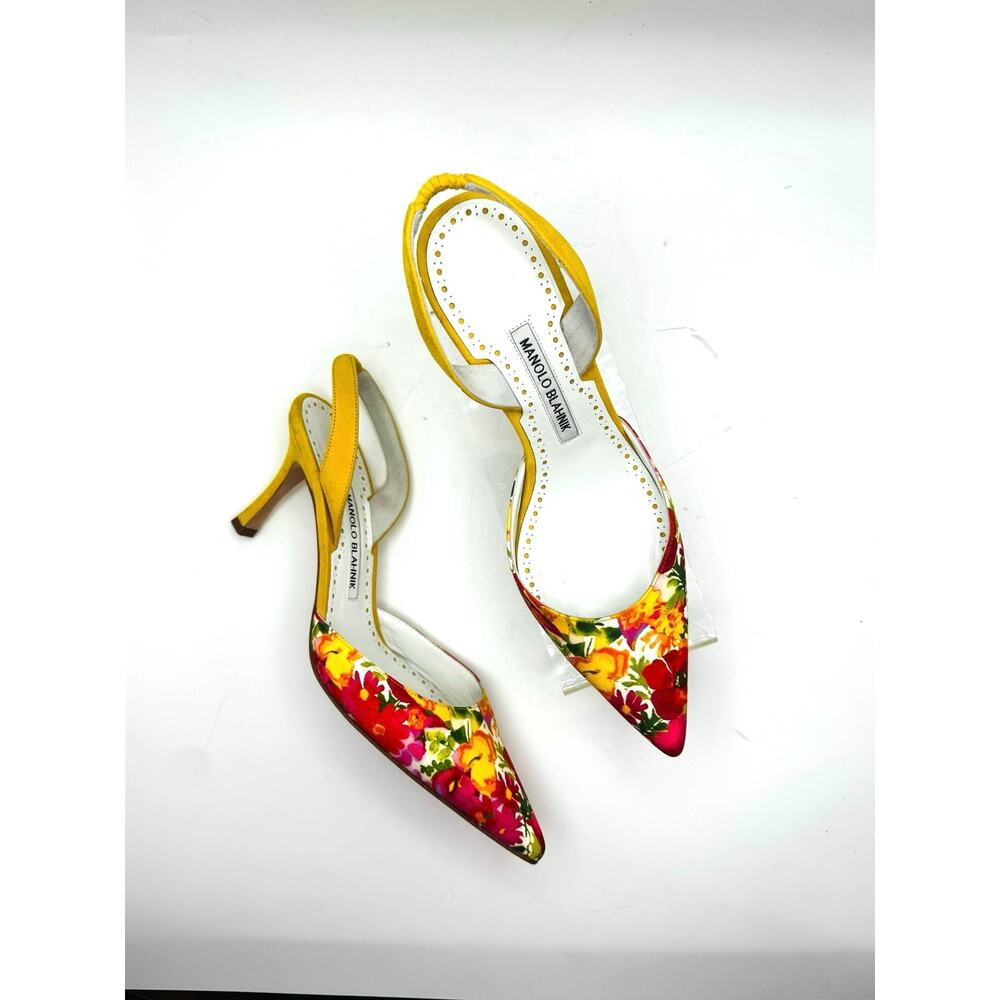 Manolo Blahnik Allura Floral Slingback Pointed Toe Kitten Heel Pumps Size 38.5